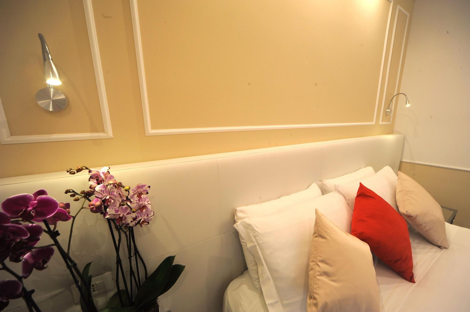 My Suites Piazza Di Spagna Rome Bagian luar foto