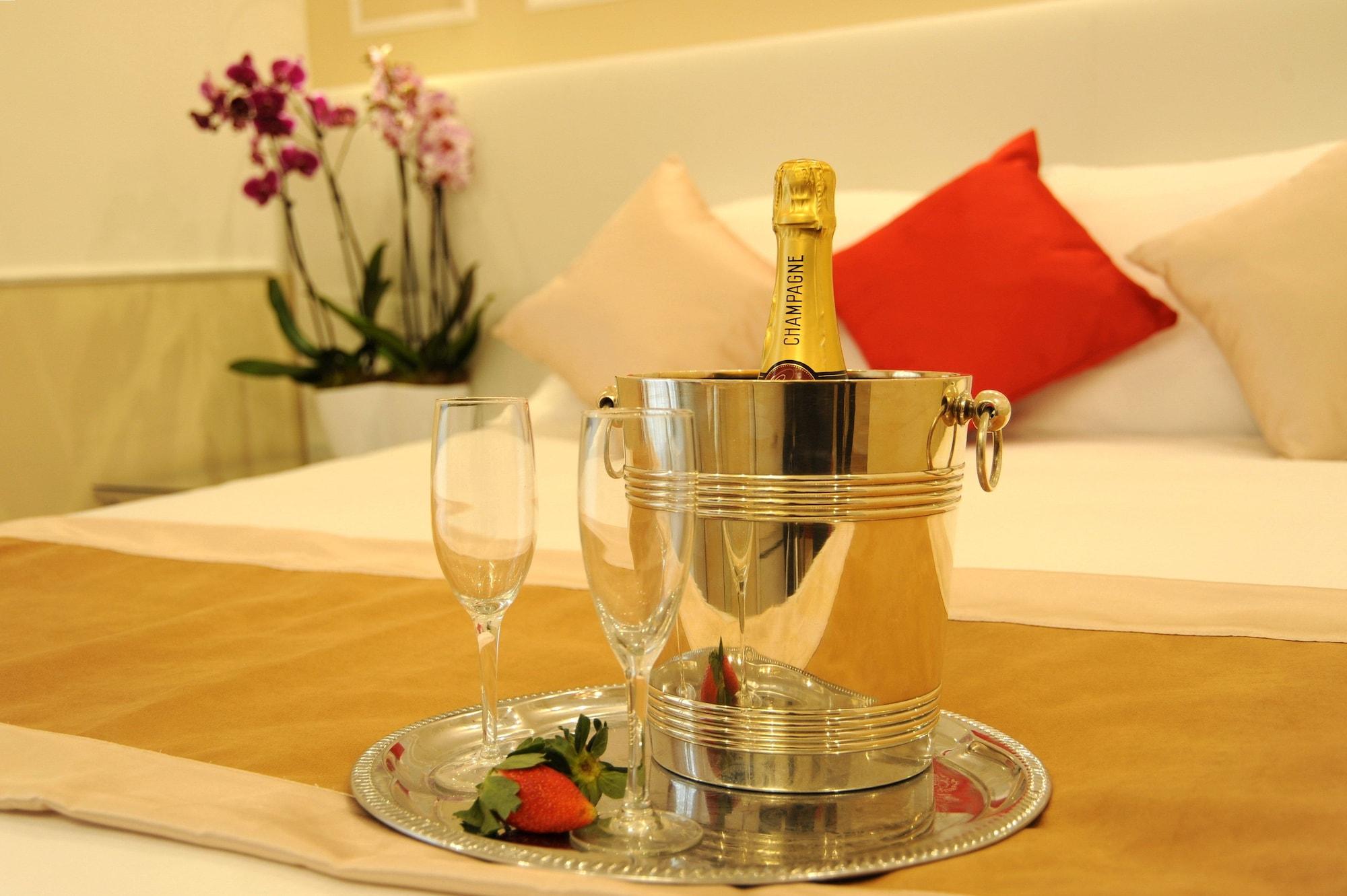 My Suites Piazza Di Spagna Rome Bagian luar foto
