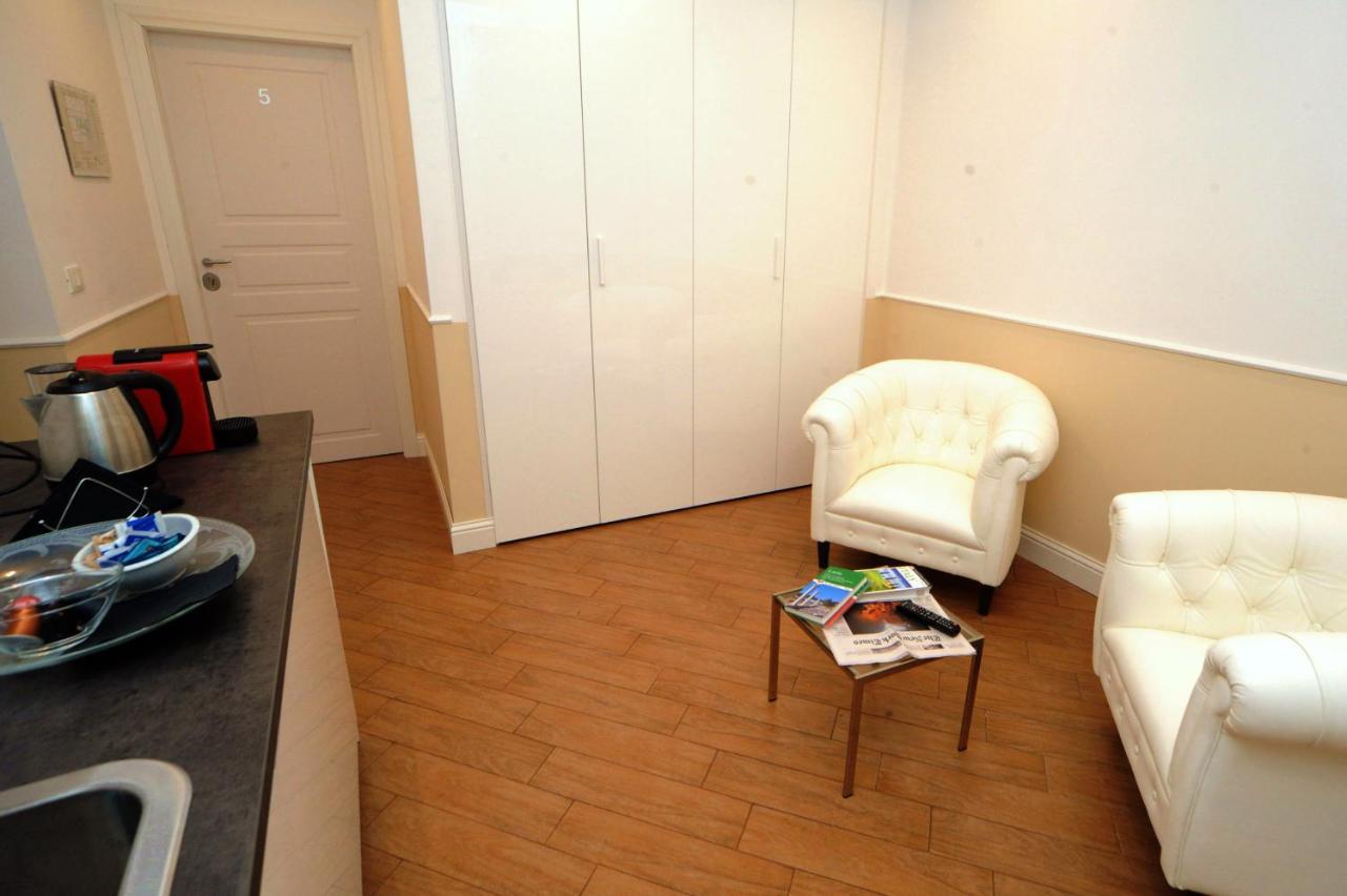 My Suites Piazza Di Spagna Rome Bagian luar foto